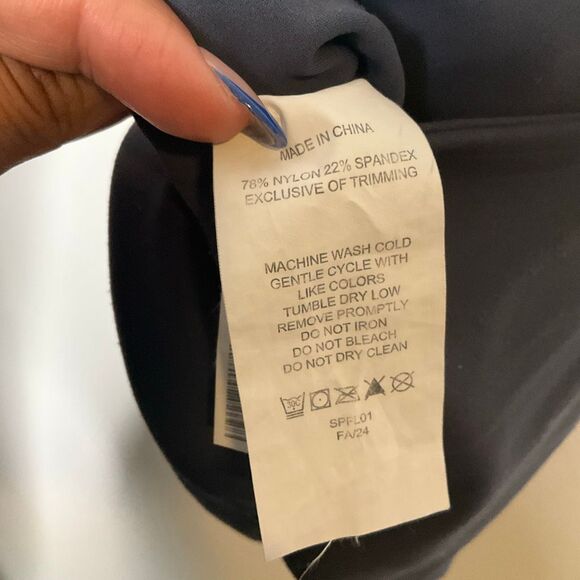 Quince Ultra-Form Scoop-Neck Longline Bra - Picture 6 of 6